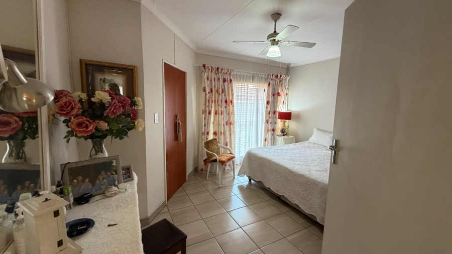 2 Bedroom Property for Sale in Miederpark North West